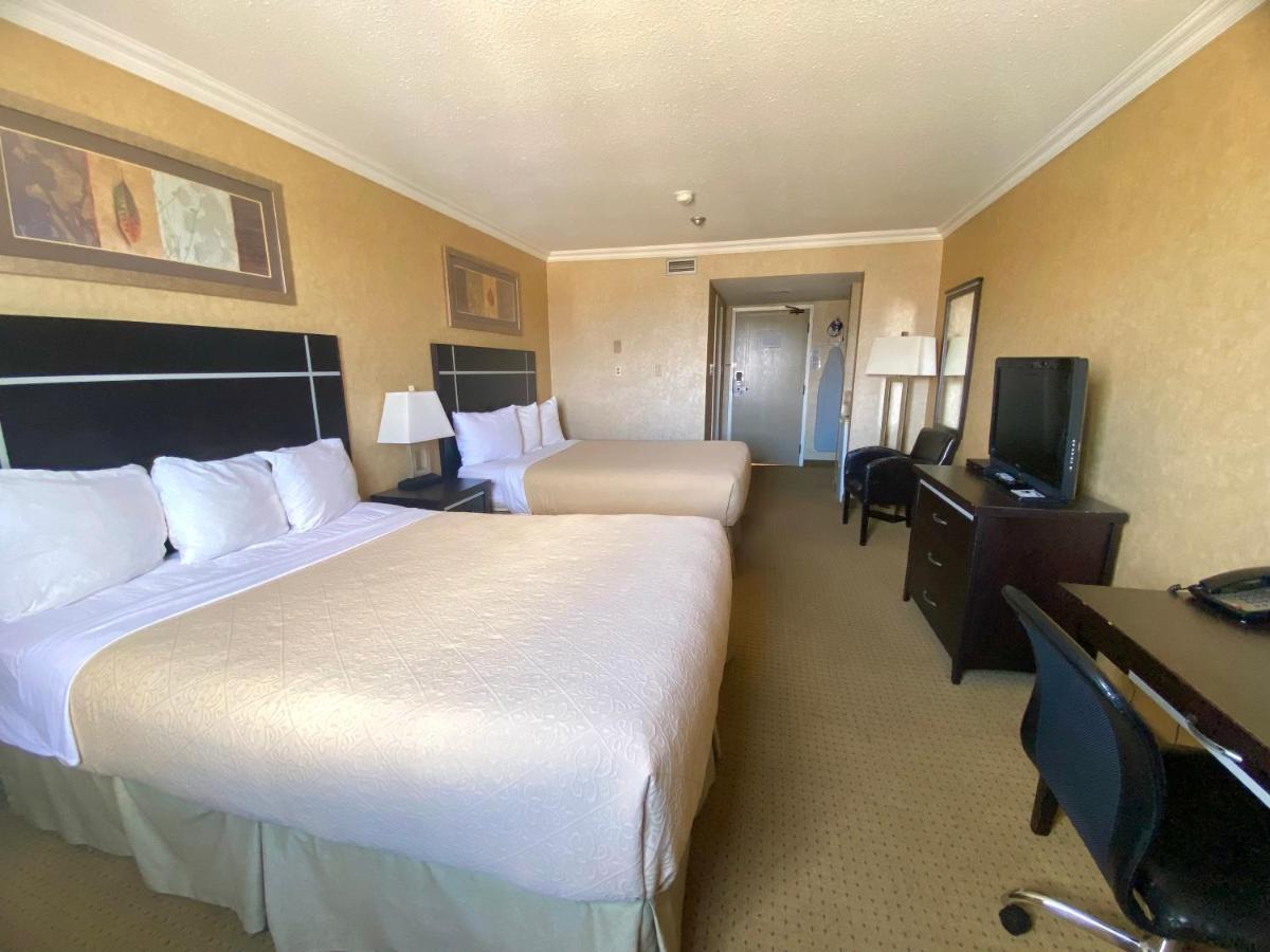 The George Dawson Inn & Conference Centre Dawson Creek Exteriör bild