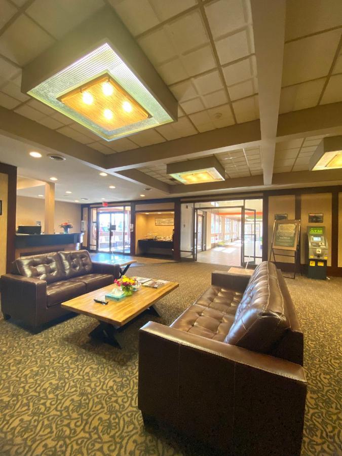 The George Dawson Inn & Conference Centre Dawson Creek Exteriör bild