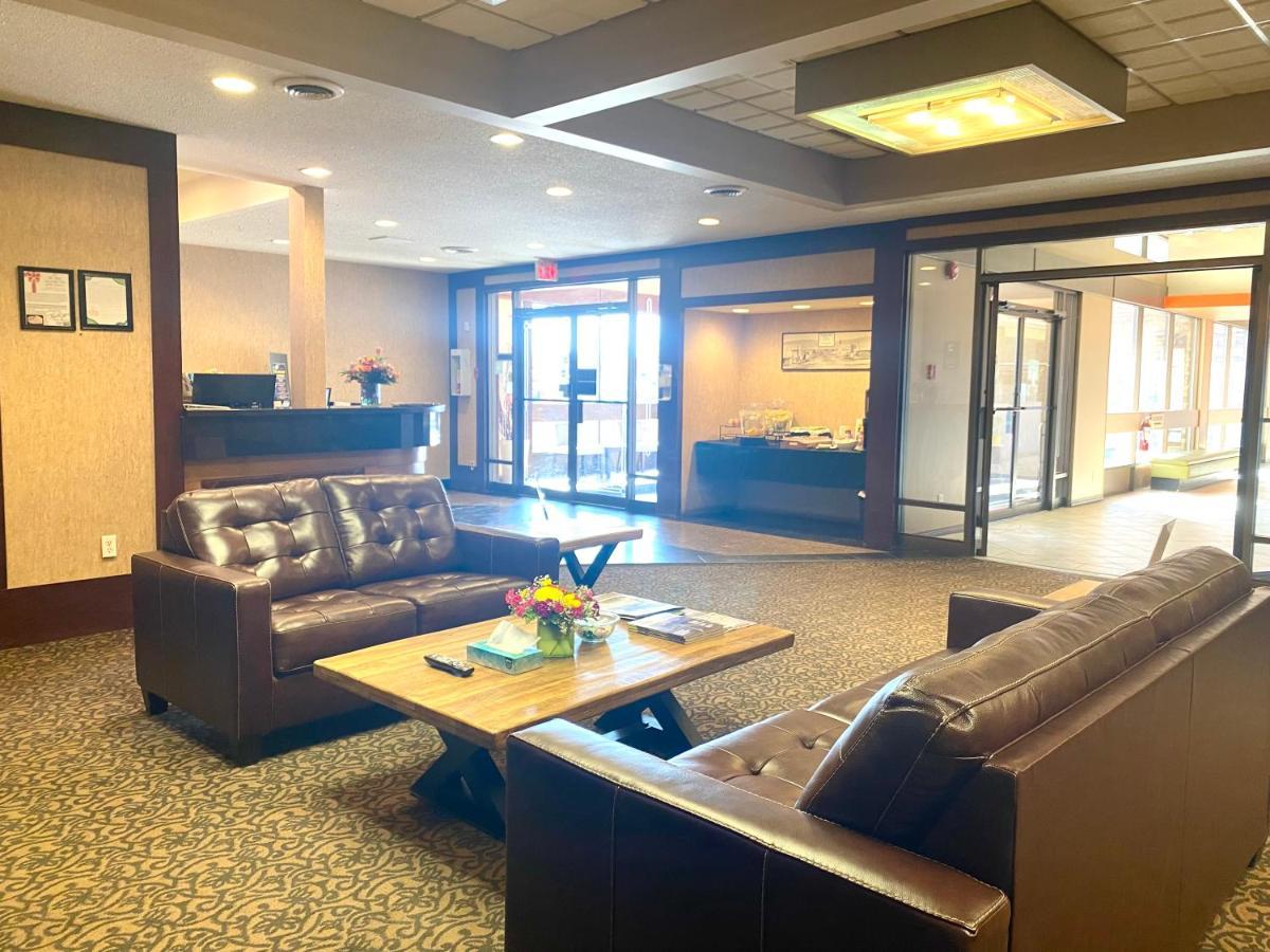 The George Dawson Inn & Conference Centre Dawson Creek Exteriör bild
